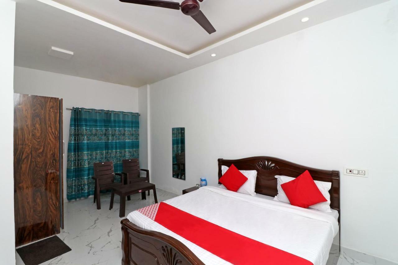 Oyo 29755 Hotel Jammu Airlines Bagian luar foto