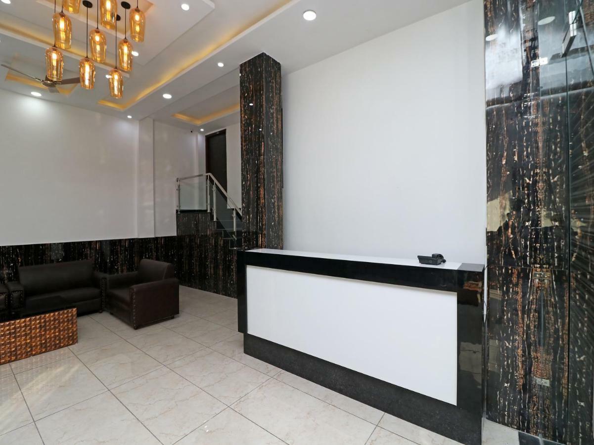 Oyo 29755 Hotel Jammu Airlines Bagian luar foto