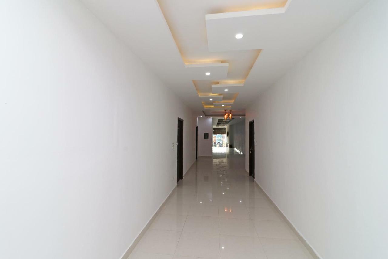 Oyo 29755 Hotel Jammu Airlines Bagian luar foto